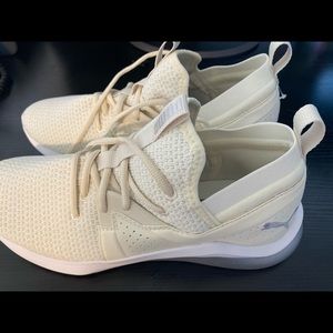 Women’s Puma Emergence Cosmic White and Silver